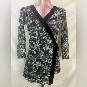 VTG Y2K Sweet Pea Black White Floral Mesh Faux Wrap Asymmetrical Top Size Small